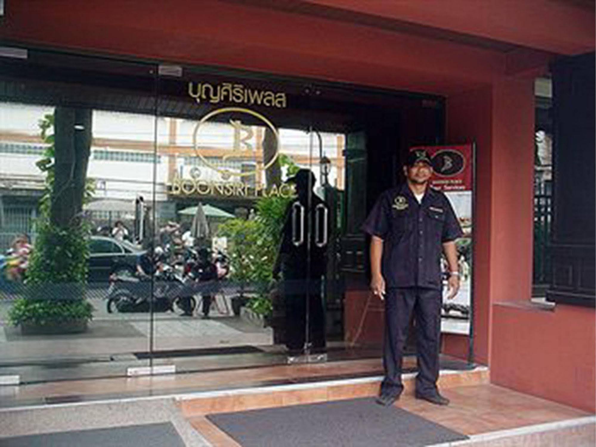 Oyo 434 Boonsiri Place Hotel Bangkok Exterior photo